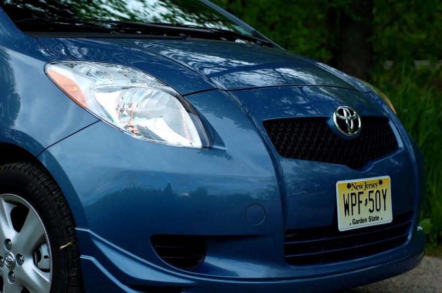  Toyota Yaris 2008 года  (фото 3 из 38)